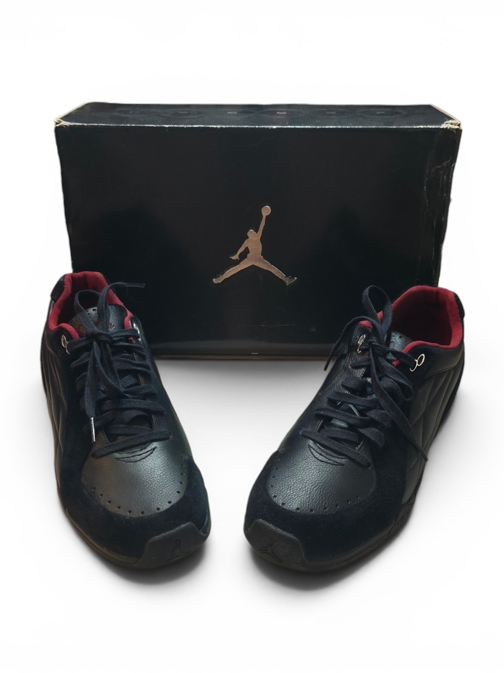 Jordan Low-Top Sneakers in Black with Burgundy Lining